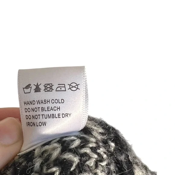 Checkered Black and Cream Cardigan - Picture 5 of 7